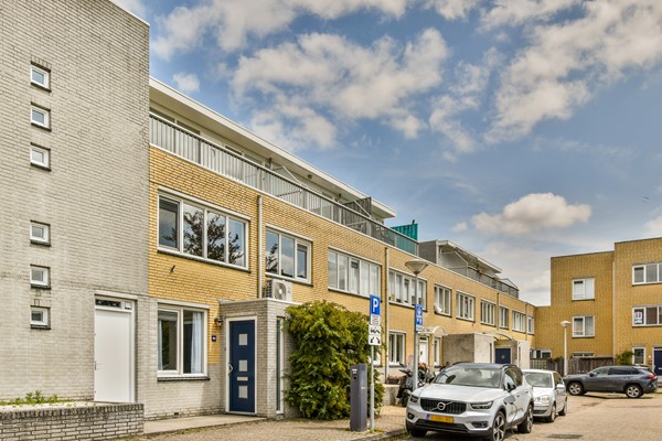 Ruime eengezinswoning met dakopbouw, tuin en  én dakterras in kindvriendelijke wijk